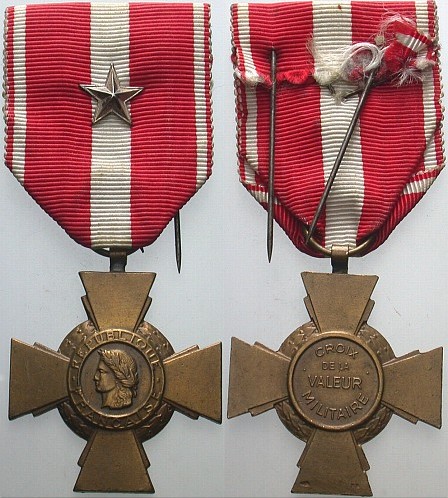 MILITÄR-VERDIENSTKREUZ   Leicht gebraucht